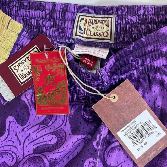 Los Angeles Lakers Mitchell & Ness Year of the Dragon Swingman Shorts - Picture 3 of 6